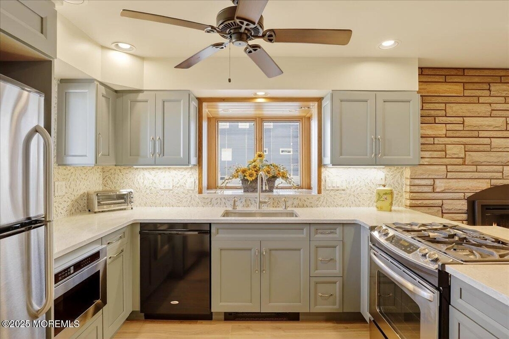 8 Ortley Avenue - Photo 1