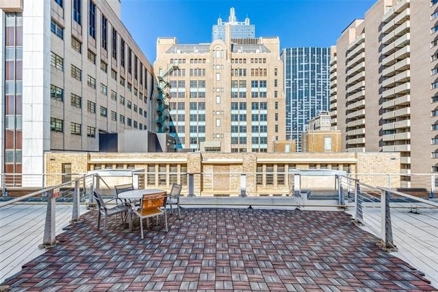 1122 Jackson Street - Photo 2