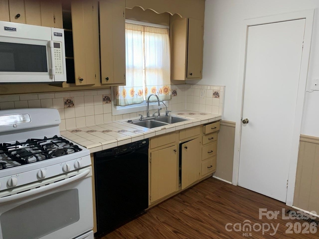 544 N Center Street - Photo 7