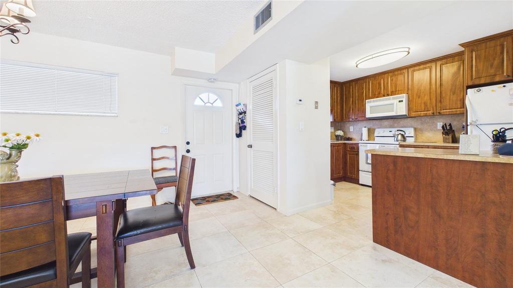 381 S Hollybrook Drive - Photo 10