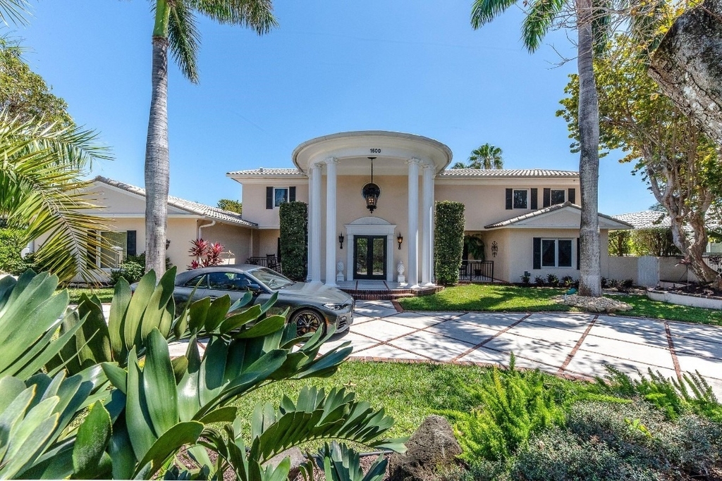 1600 S Ocean Drive - Photo 1