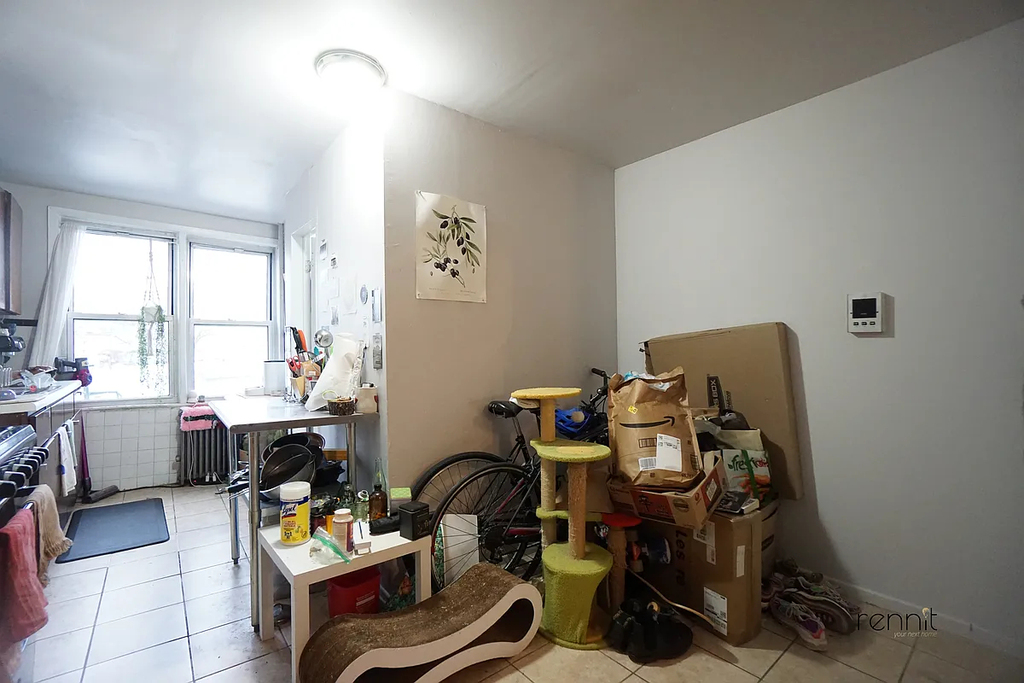 689 Park Avenue - Photo 1