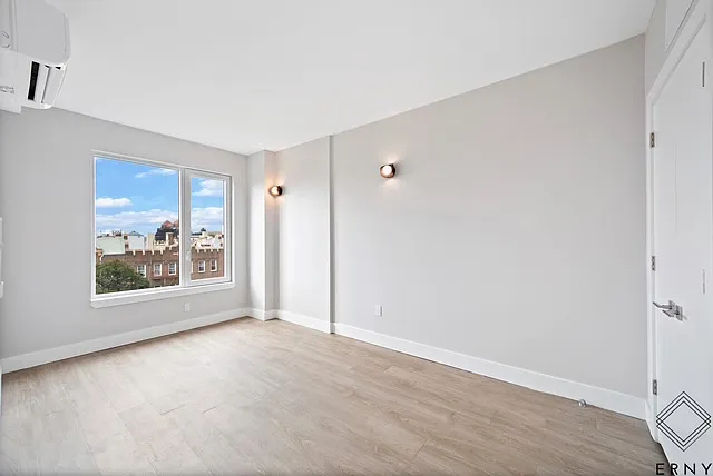 290 Linden Boulevard - Photo 2