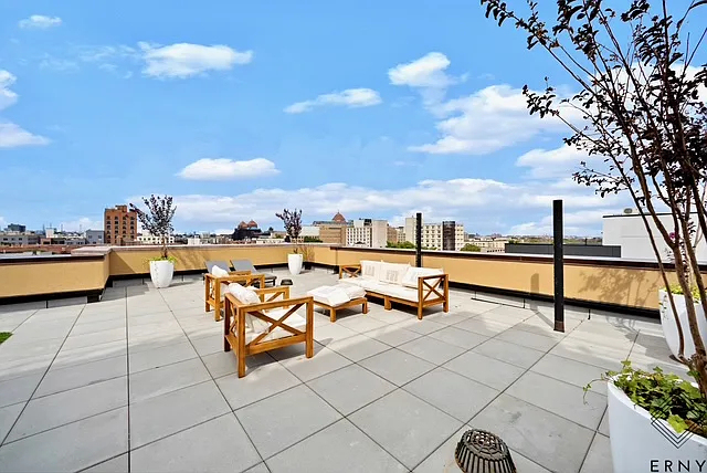 290 Linden Boulevard - Photo 0