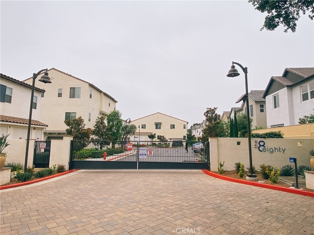 2623 Glamis Court - Photo 19