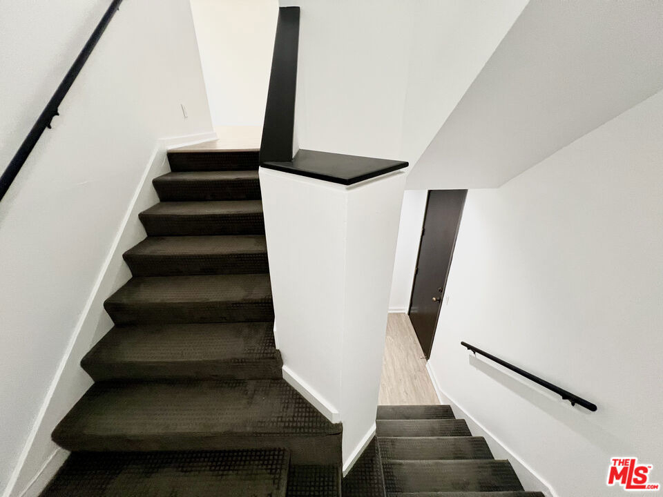 1610 Camden Avenue - Photo 2