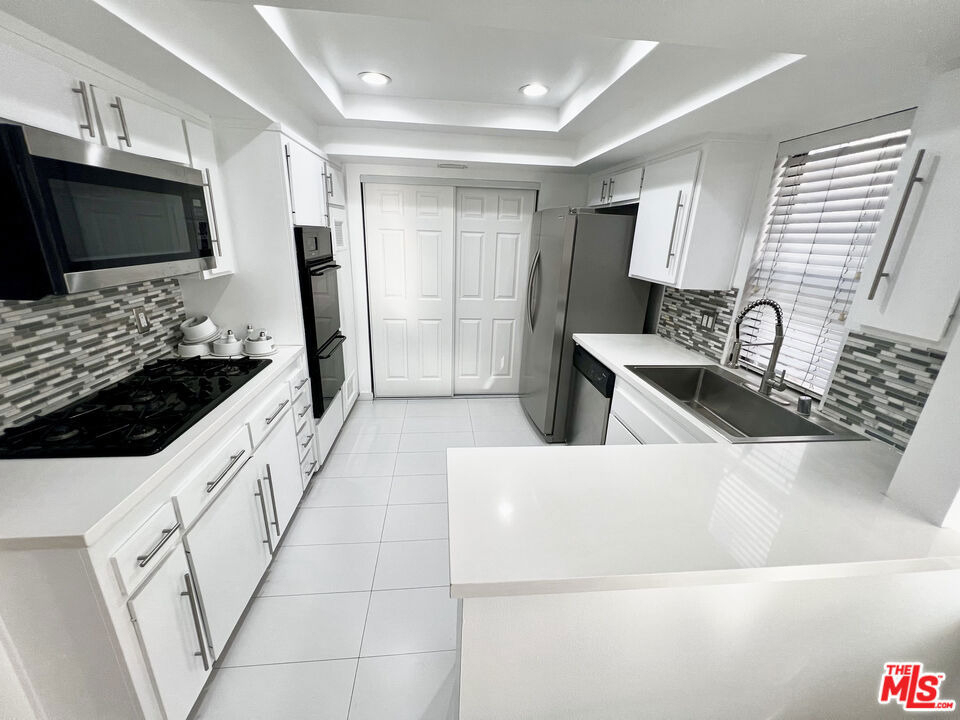 1610 Camden Avenue - Photo 1