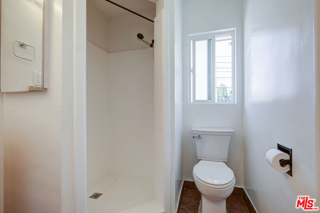 8976 Cadillac Avenue - Photo 15
