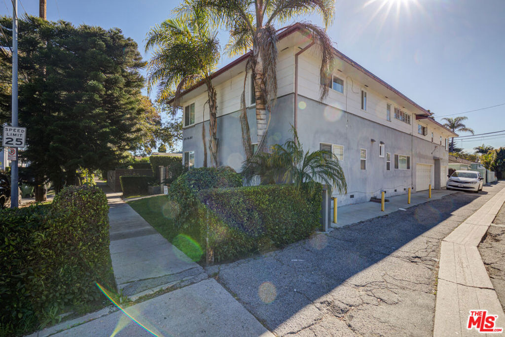 8976 Cadillac Avenue - Photo 19