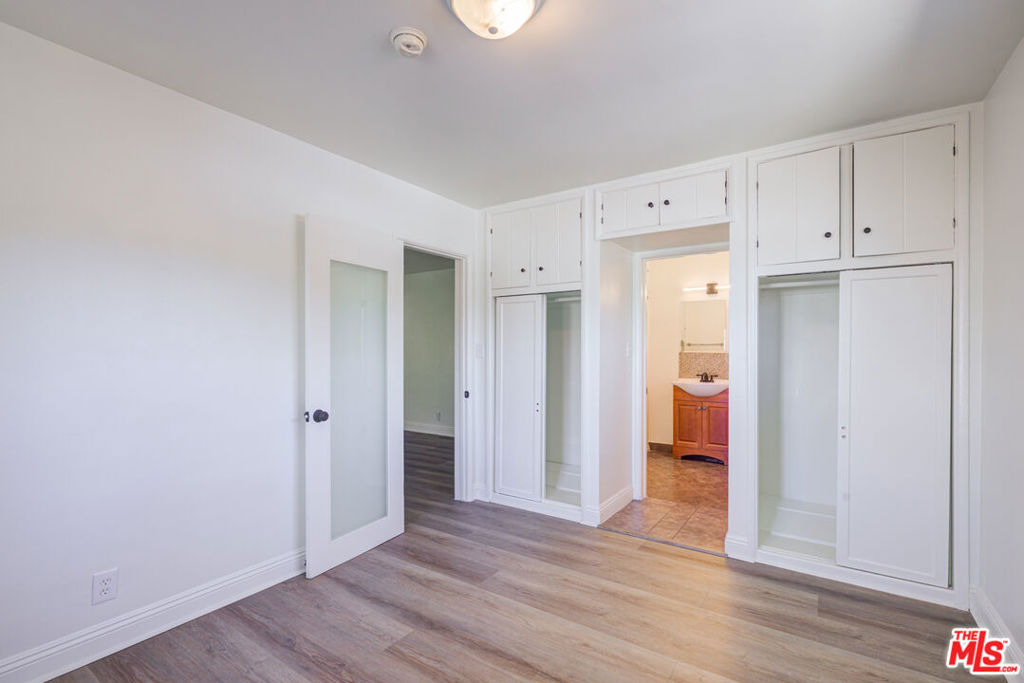 8976 Cadillac Avenue - Photo 13