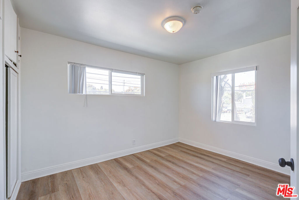 8976 Cadillac Avenue - Photo 12