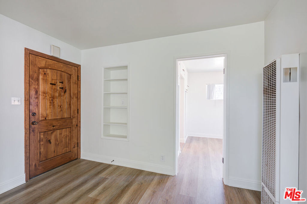 8976 Cadillac Avenue - Photo 6