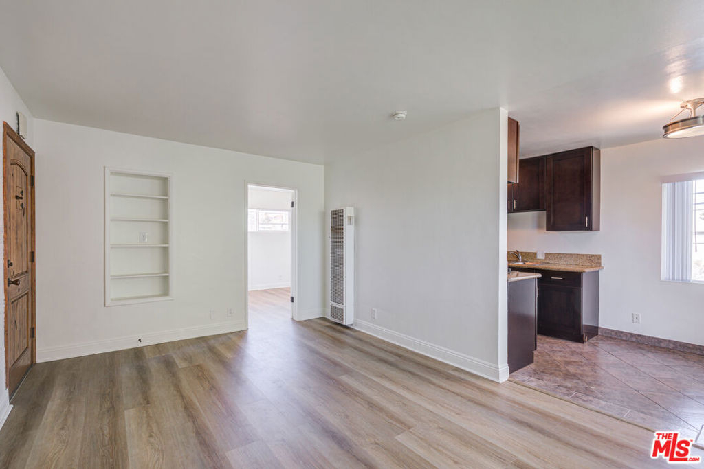 8976 Cadillac Avenue - Photo 3