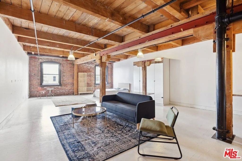 900 E 1st Street - Photo 2