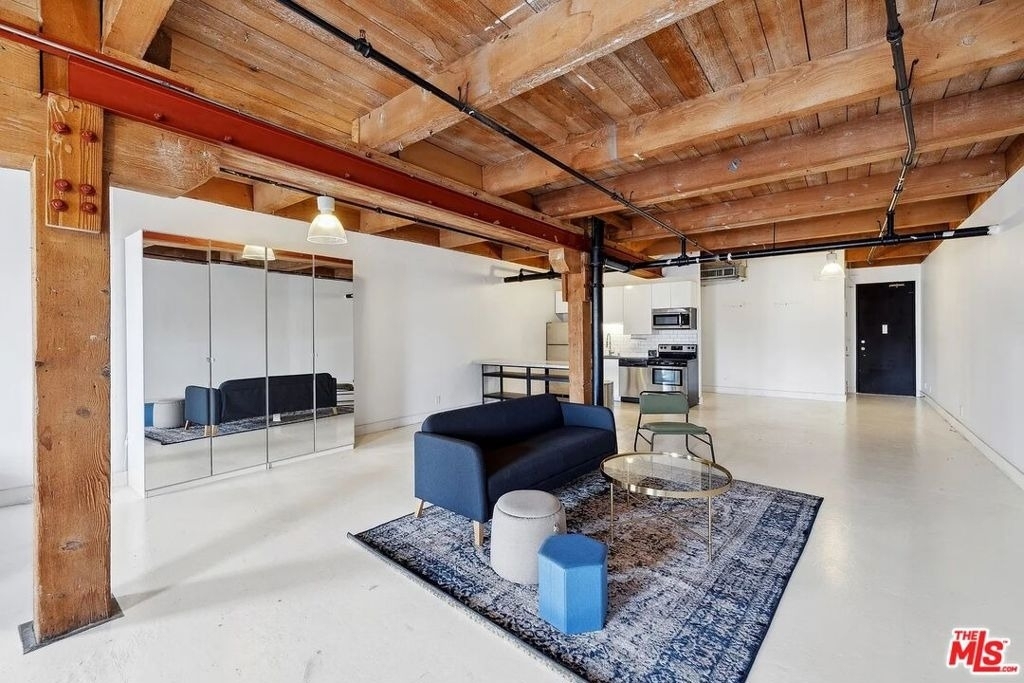900 E 1st Street - Photo 3