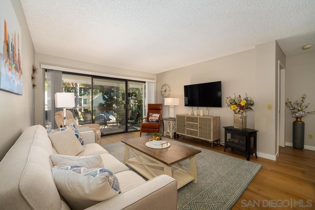 17617 Pomerado Rd - Photo 2