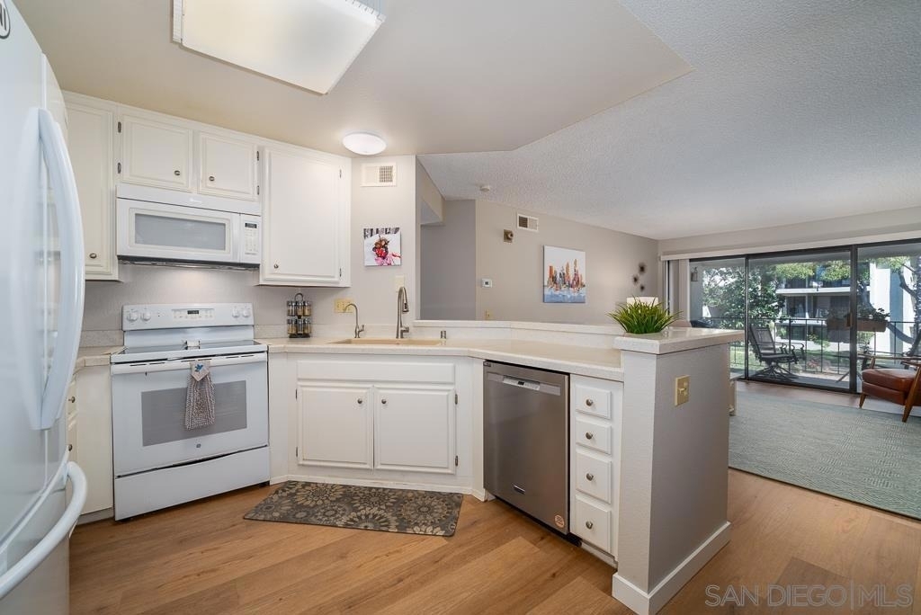 17617 Pomerado Rd - Photo 10