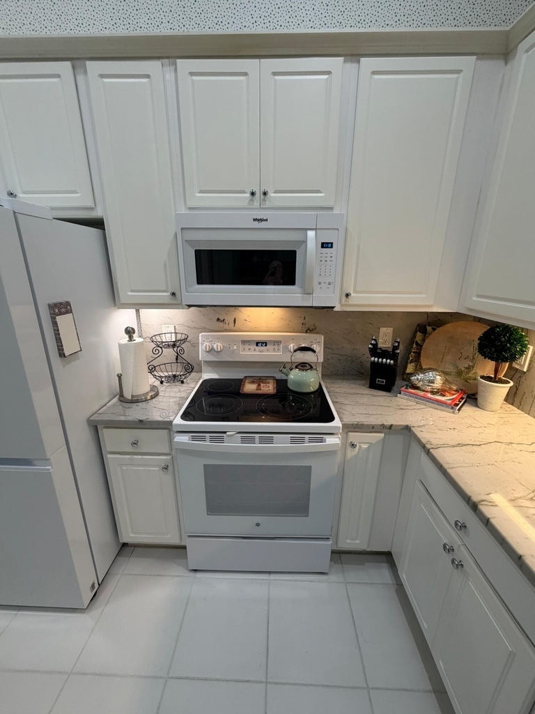 9391 Bridgeport Drive - Photo 7