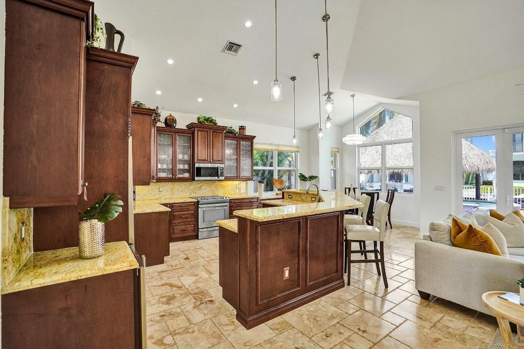 785 Ne 71st Street - Photo 17