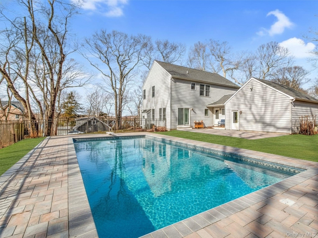 485 Hickory Avenue - Photo 0