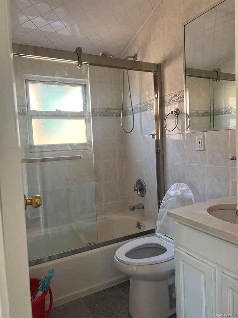 64-48 Cloverdale Boulevard - Photo 8