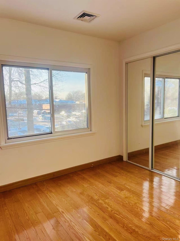 64-48 Cloverdale Boulevard - Photo 5