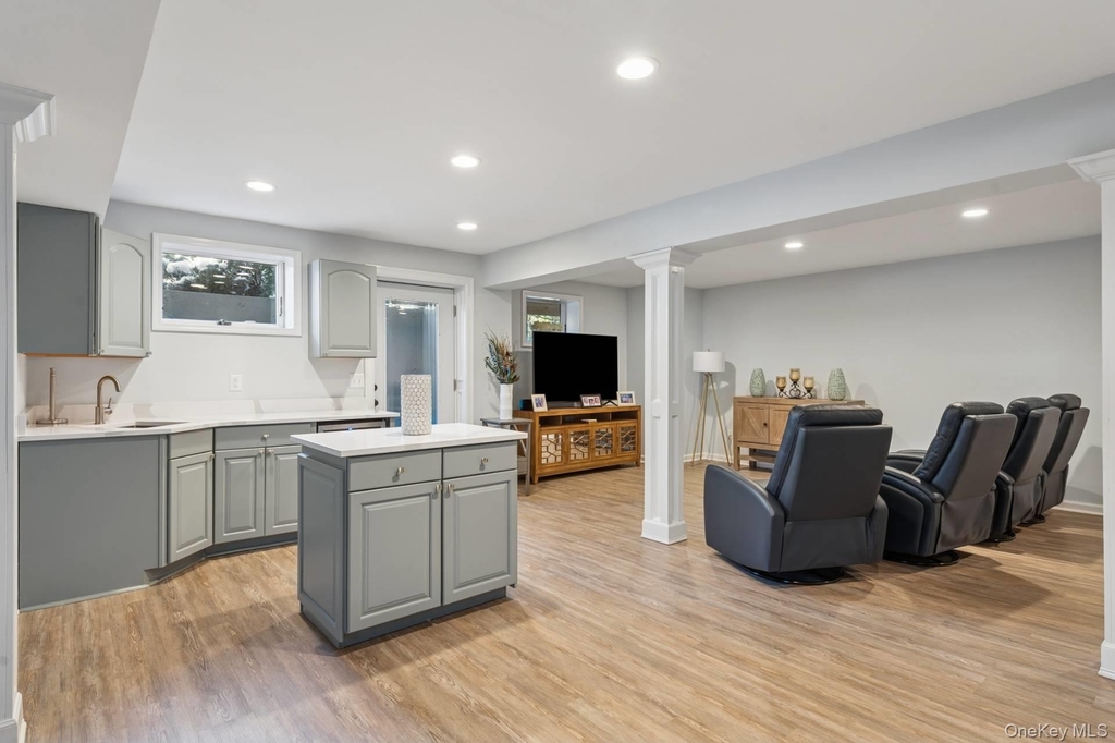 47 Bathing Beach Road - Photo 17