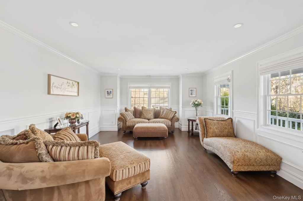 47 Bathing Beach Road - Photo 9