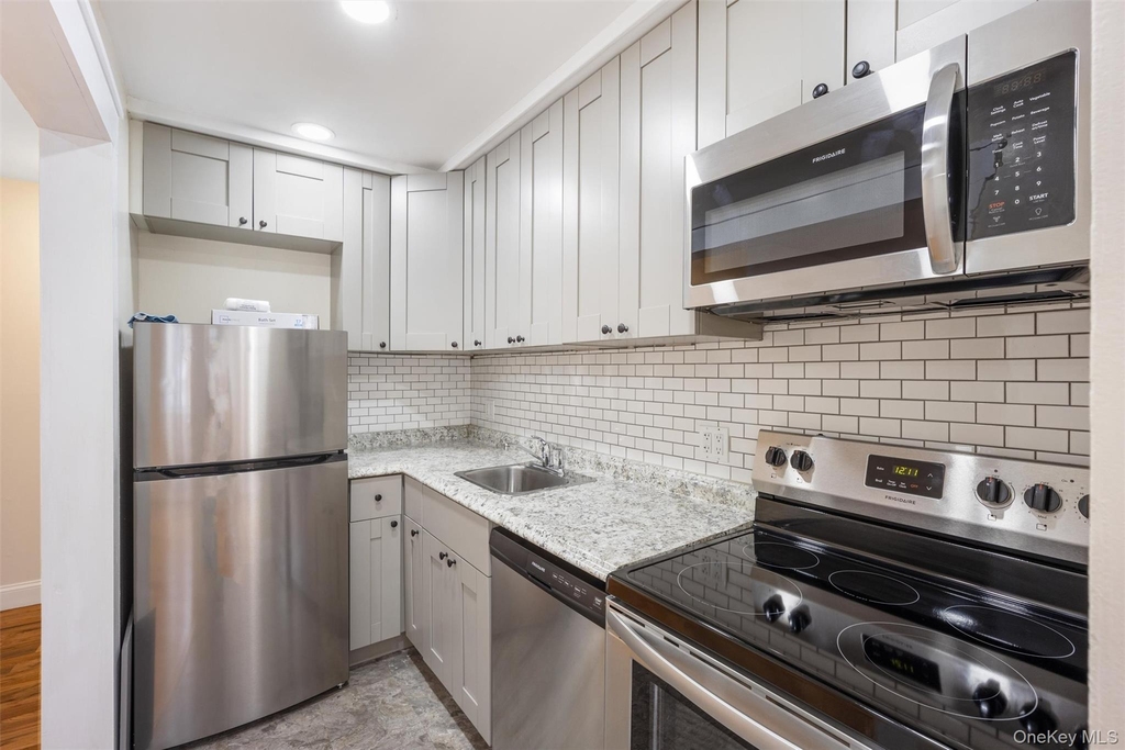 34 Manor Drive - Photo 2