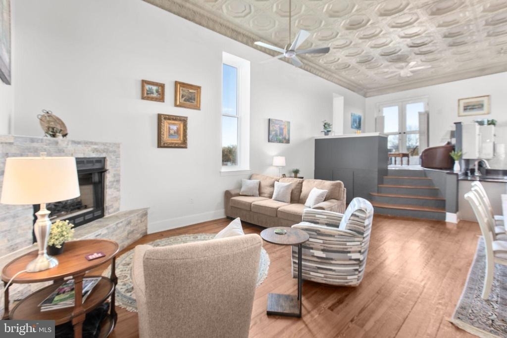 809 Caroline Street - Photo 9