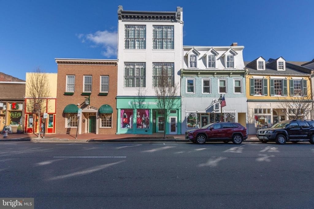 809 Caroline Street - Photo 0