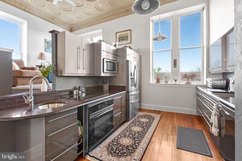 809 Caroline Street - Photo 14