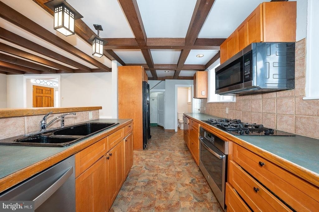 625 Chelten Hills Drive - Photo 11