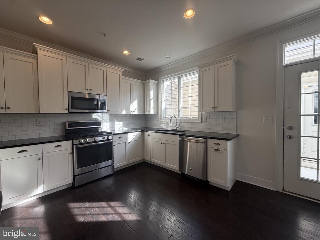 602 D Street - Photo 17