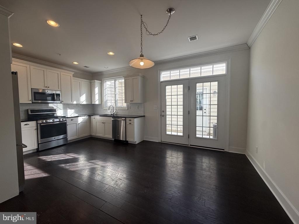 602 D Street - Photo 4