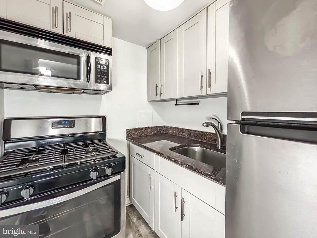 11408 Cherry Hill Road - Photo 18