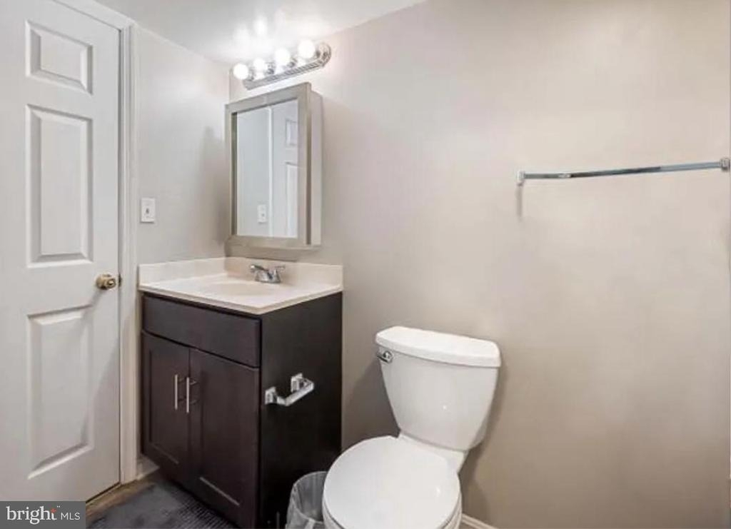 2128 Fleet Street - Photo 6