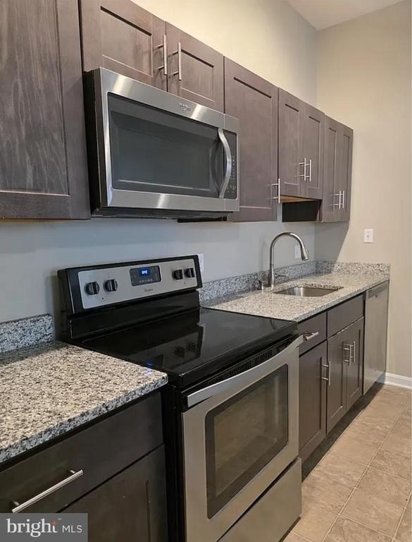 2128 Fleet Street - Photo 2