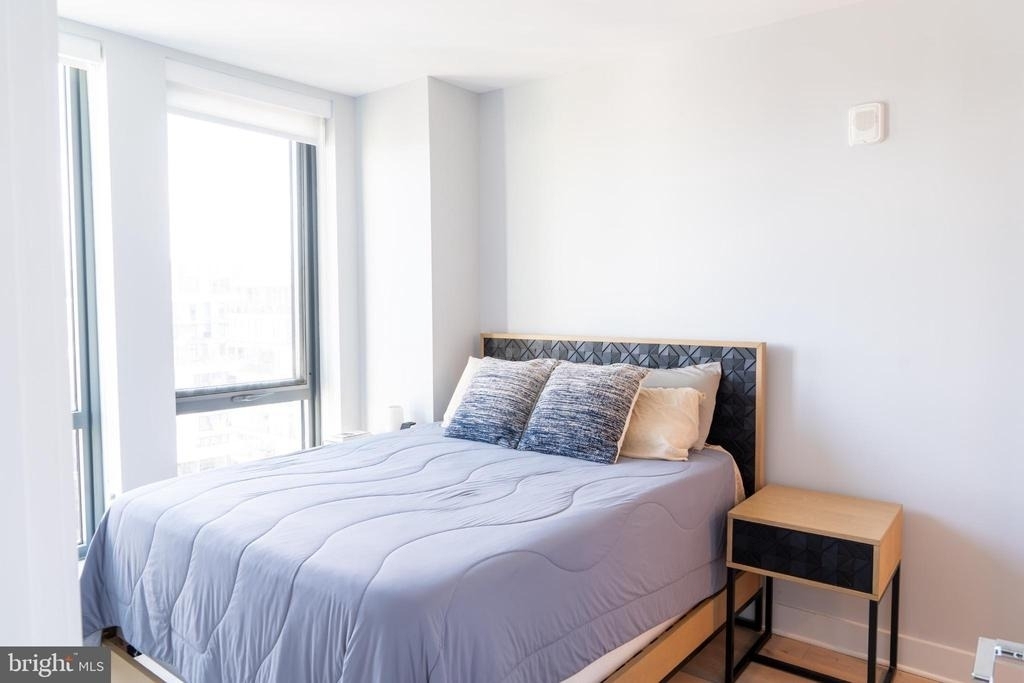 1211 Van Street Se - Photo 3