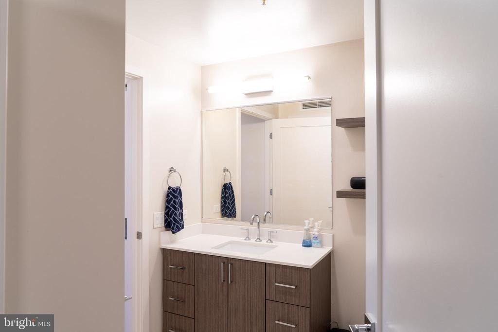 1211 Van Street Se - Photo 6