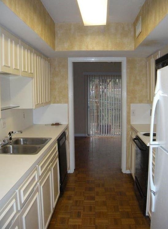 2704 San Pedro St - Photo 5