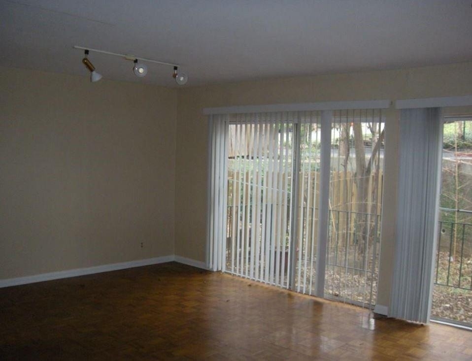 2704 San Pedro St - Photo 4