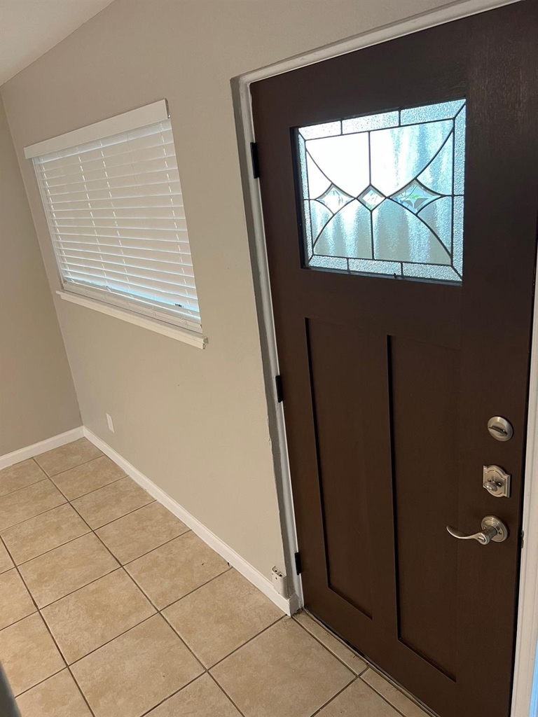 2413 Leon St - Photo 6