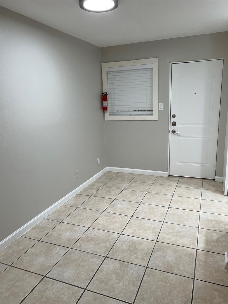 2413 Leon St - Photo 7