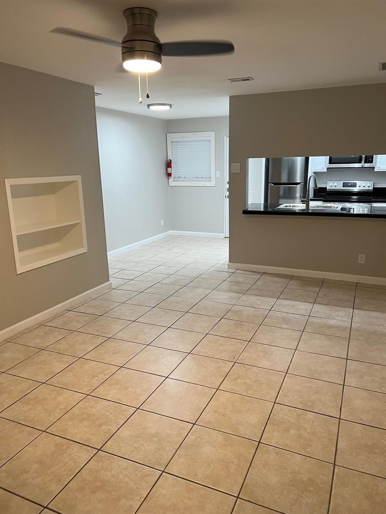 2413 Leon St - Photo 3