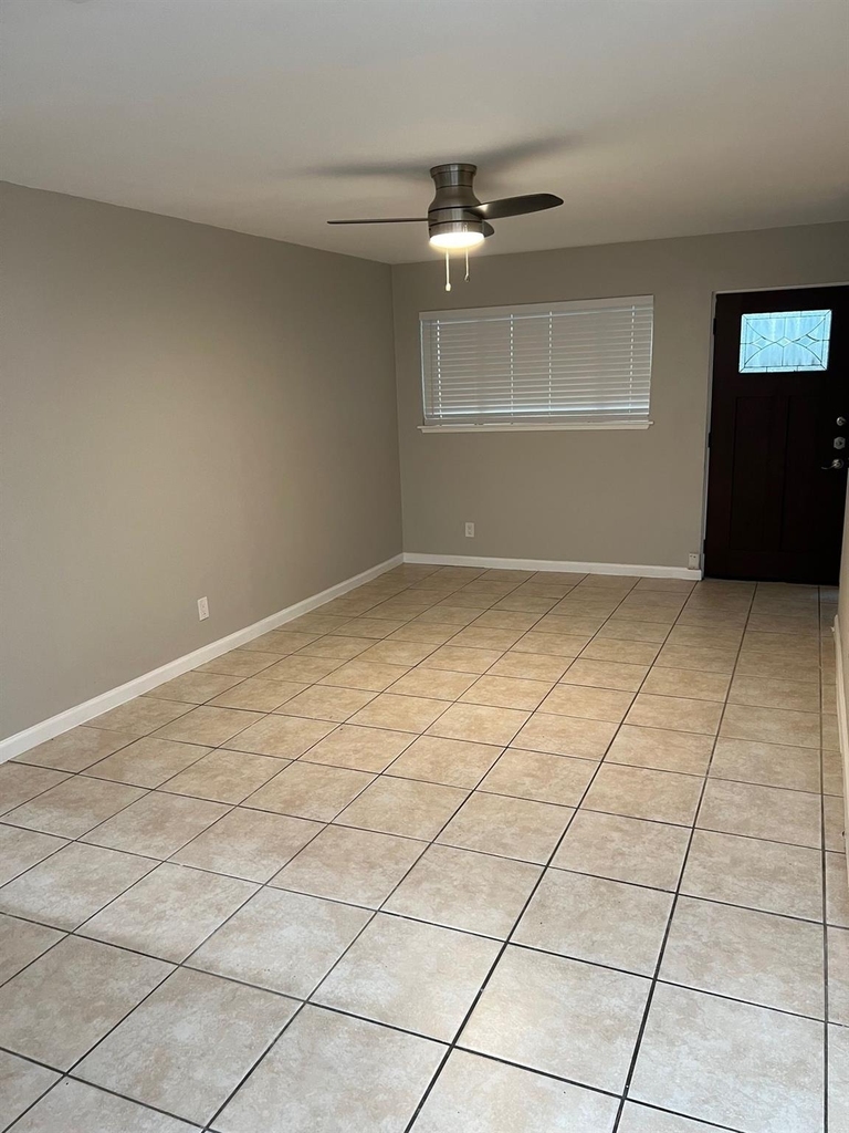 2413 Leon St - Photo 2