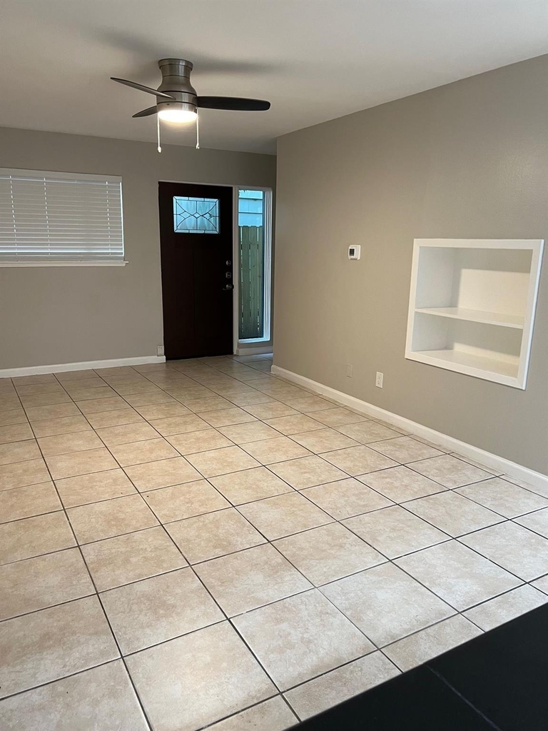 2413 Leon St - Photo 5
