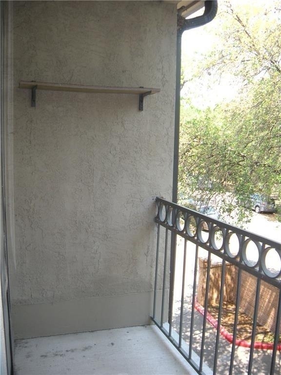 1910 Robbins Pl - Photo 12