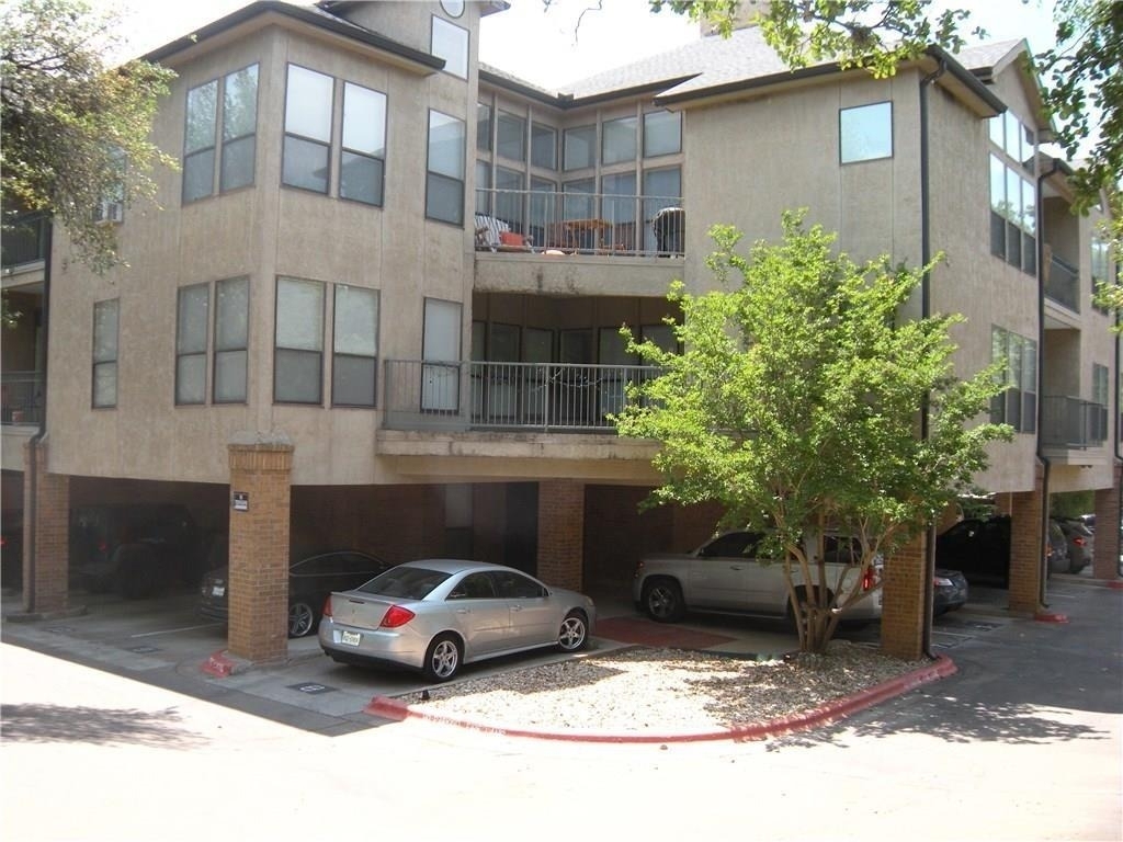 1910 Robbins Pl - Photo 1