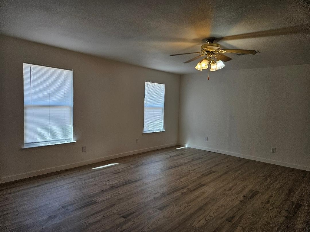 1511 W Mesa Park Dr - Photo 2